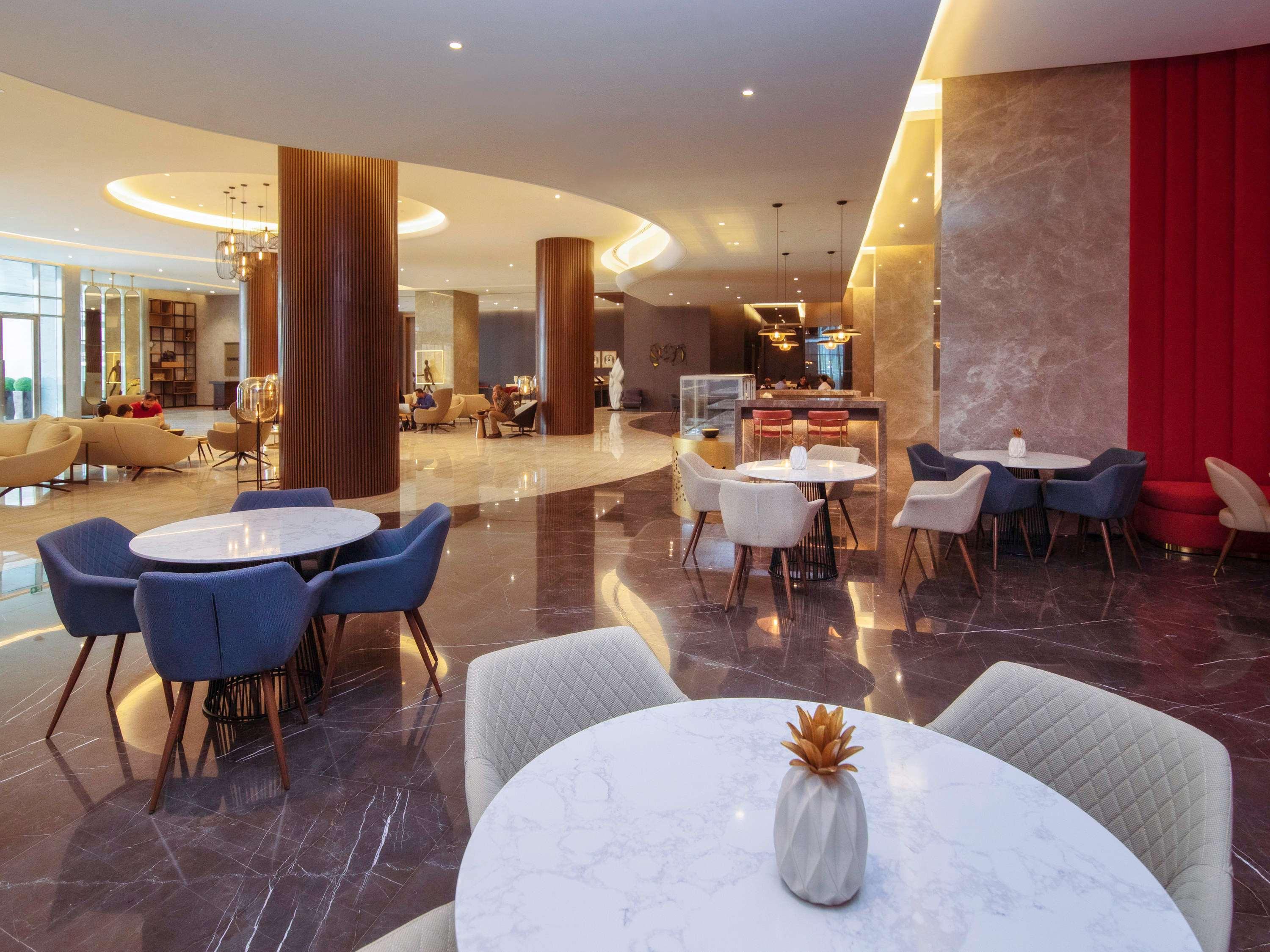 Pullman Sharjah Hotel Exterior photo Lobby